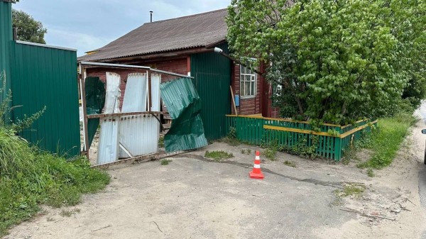 В Ивановской области пострадал пьяный водитель, въехавший в угол дома